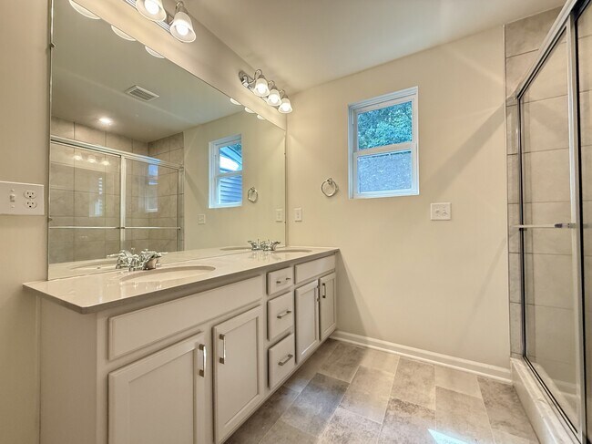 Building Photo - 2809 Willow Ct