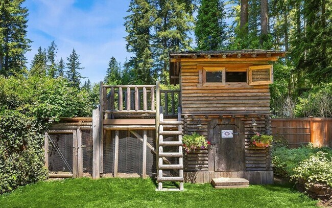 Building Photo - Updated 3-Bedroom Rambler with Large Yard in North Bend