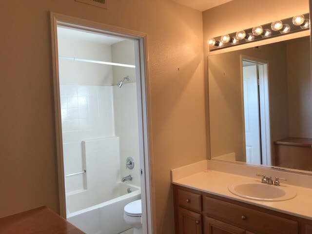 Building Photo - Newbury Park 4+3 on cul-de-sac w/lots of community amenities!