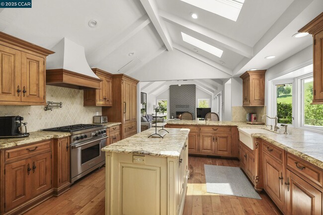 Building Photo - 18 Emmons Canyon Ct