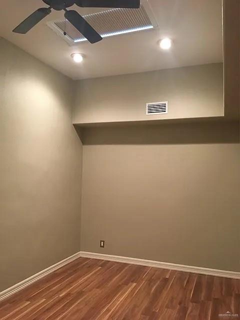 Building Photo - 21 Uvalde Ave