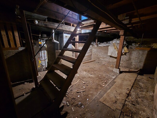 Building Photo - Northside Spokane! Available Now! Move In Special!!