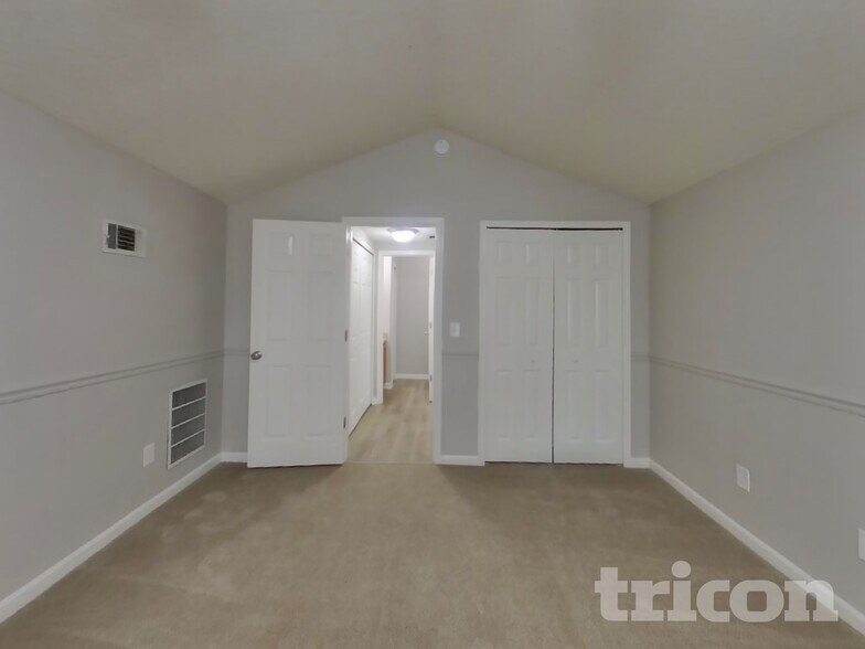 Building Photo - 15254 Little Filly Ct
