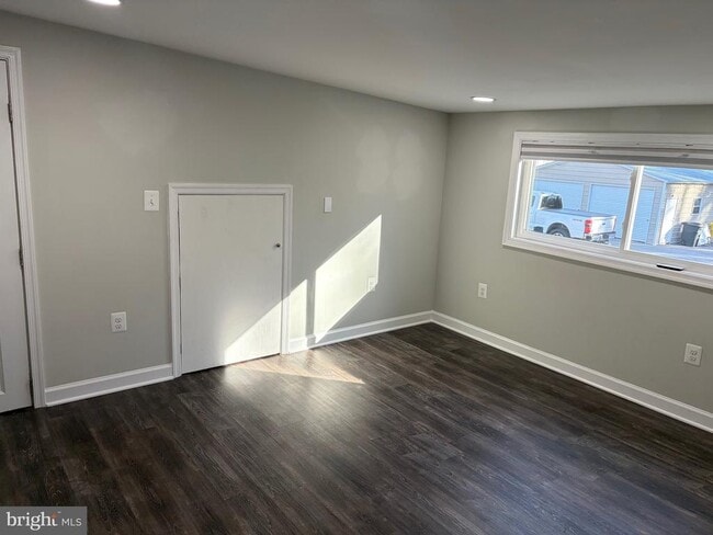 Building Photo - 1806 Johnson Rd