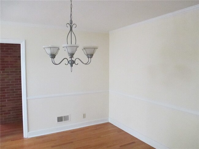 Building Photo - 305 Augusta Rd