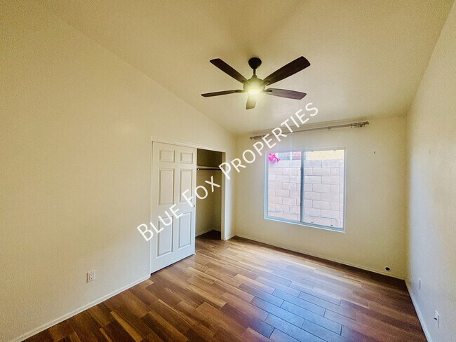 Building Photo - 10451 N Calle Verano Seco