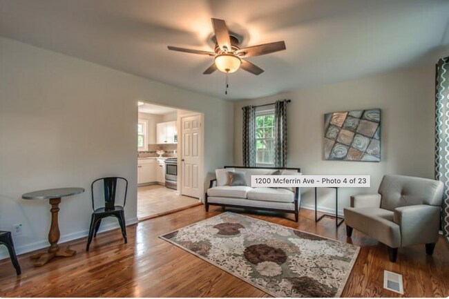 Building Photo - 2 bd/ 1bth w/ heated storage shed/studio, fenced yard