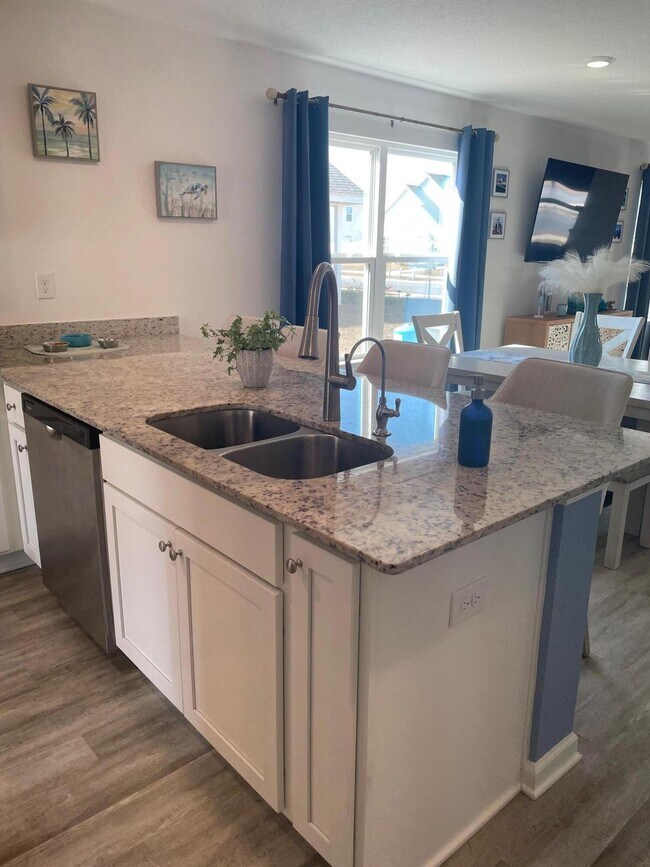 Building Photo - 128 Bluebeech St