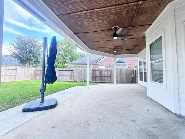 Building Photo - 15503 Hickory Dale St