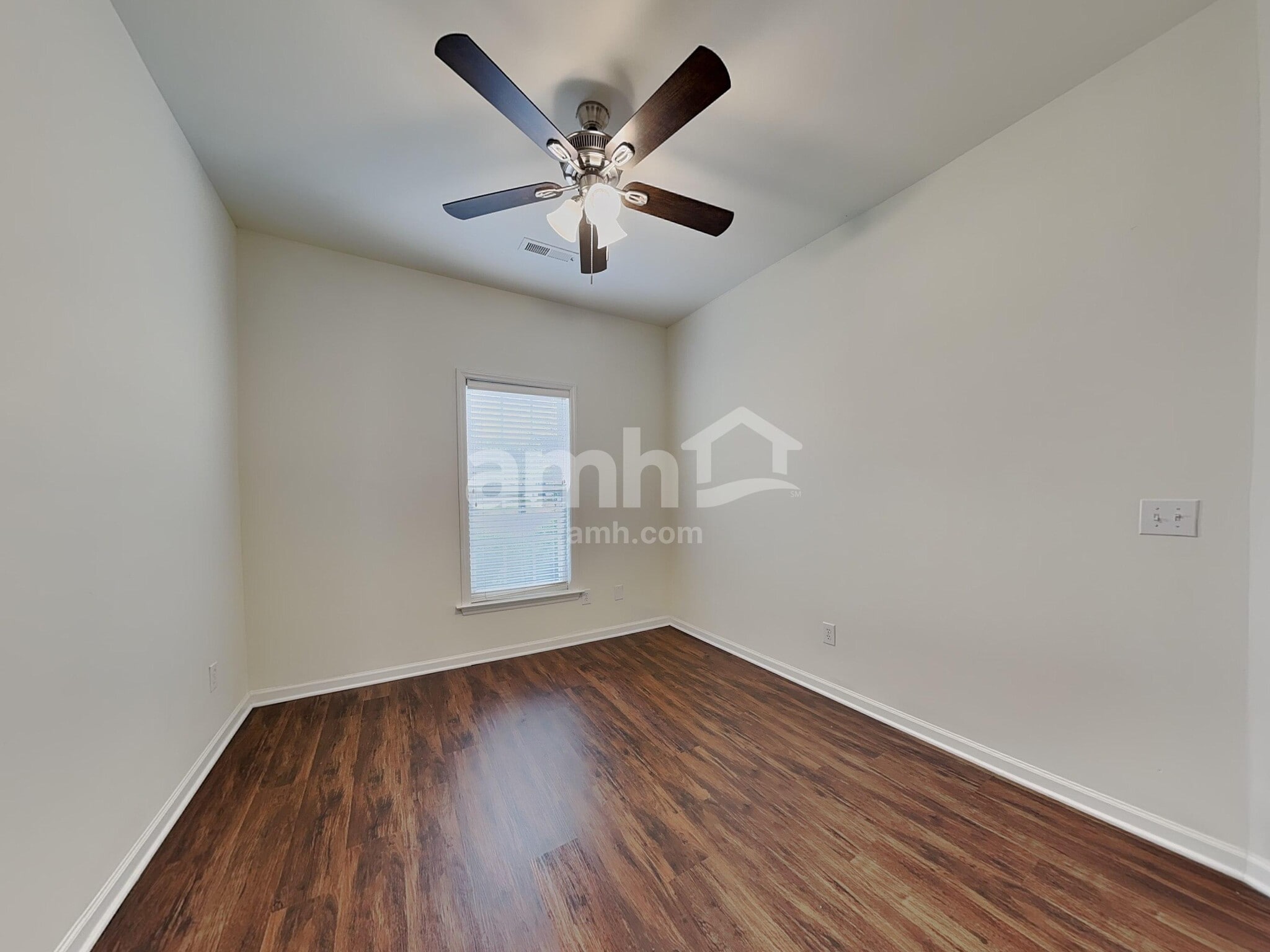 Building Photo - 2488 Somerset Place Dr