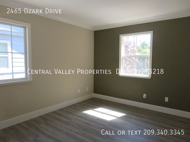 Building Photo - 2465 Ozark Dr