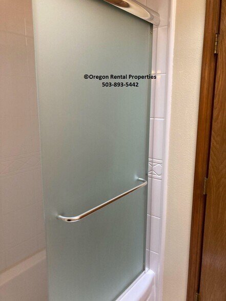 Building Photo - 2511 NE 161st Ave