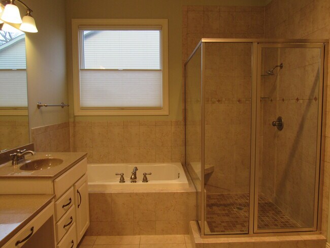 Building Photo - 3164 Meridith Way