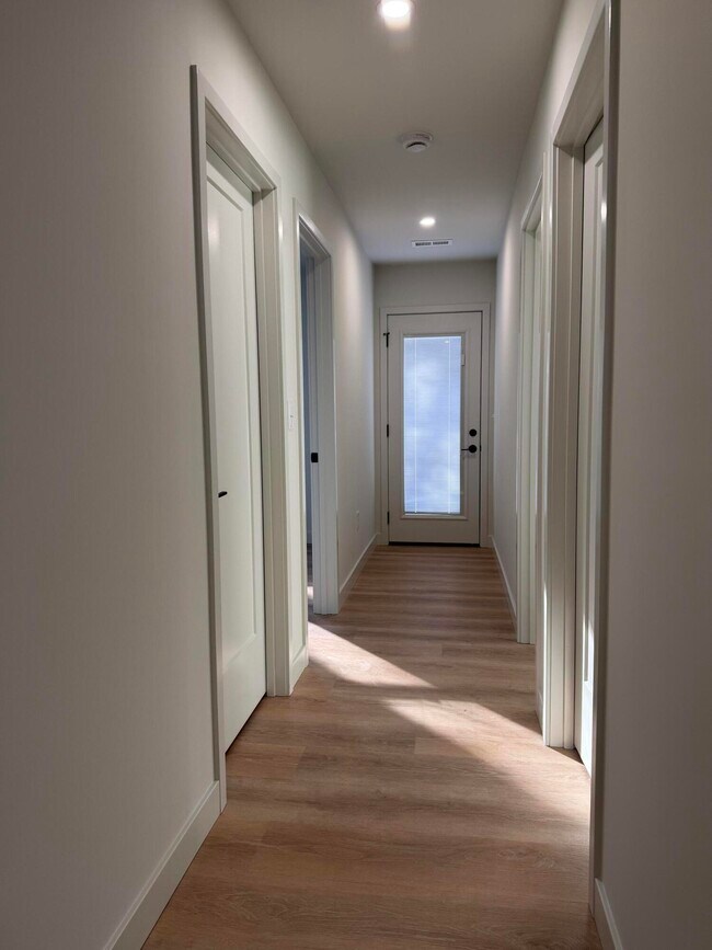 Building Photo - 1007 Jefferson St