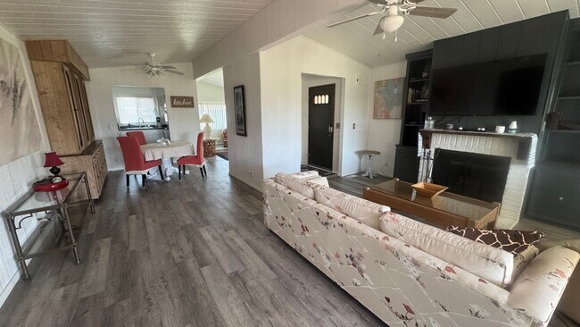 Building Photo - 35239 Bandana Cir