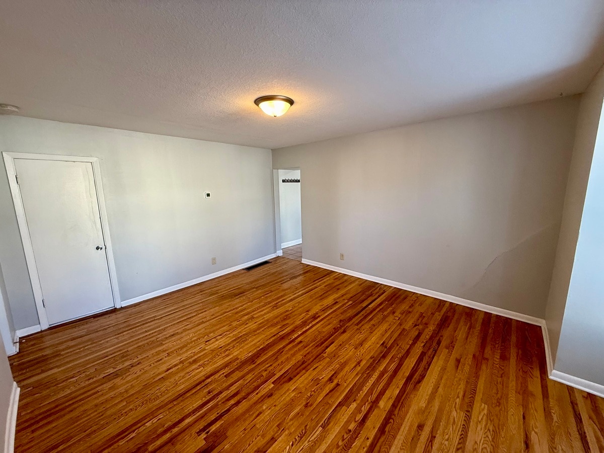 Building Photo - 1430 Madison St NE