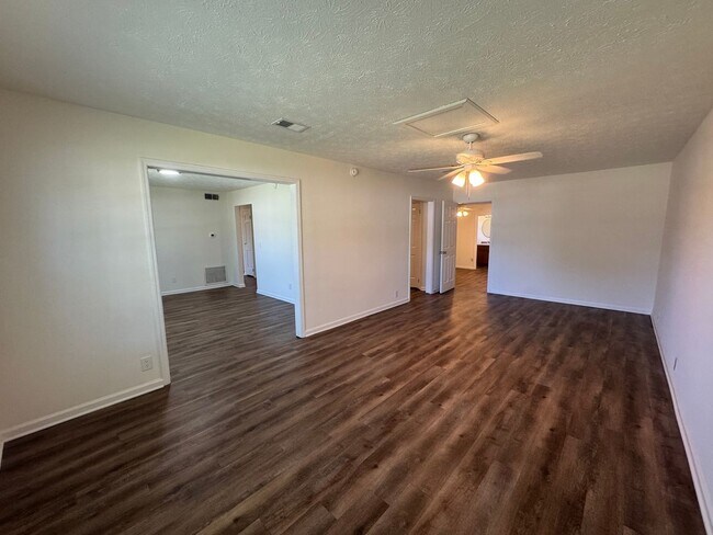 Building Photo - Fall Into Savings – Rent Reduced & ½ Off Y...