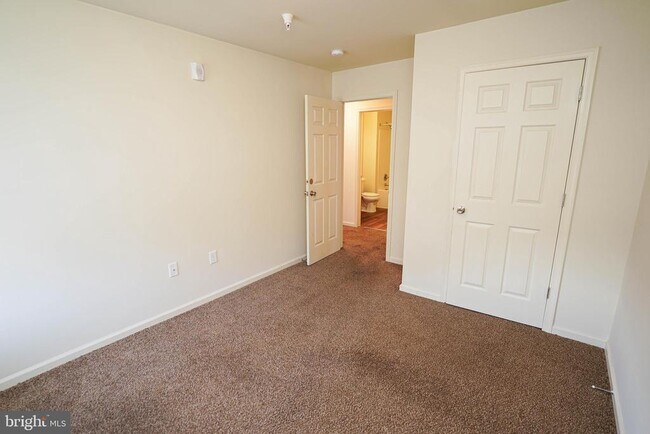 Building Photo - 30630 Umes Blvd