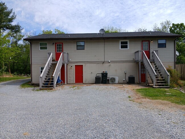 Building Photo - 777 Old Embreeville Rd