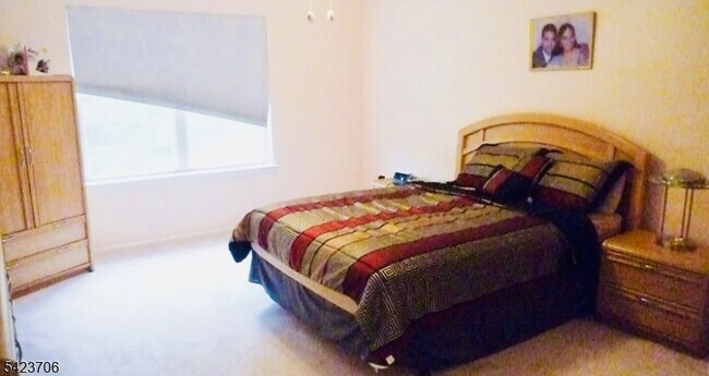 Building Photo - 14 Watchung Trail