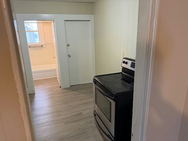 Building Photo - 141 Orange St