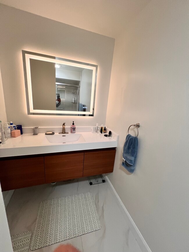 Building Photo - 50145 Tottenham Ct