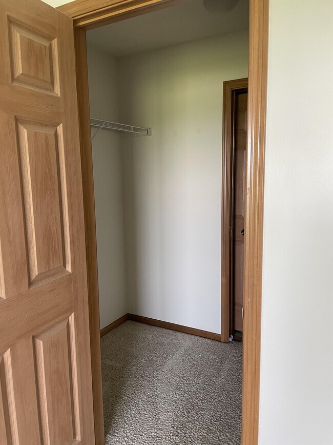 Building Photo - 2650 Millstone Dr