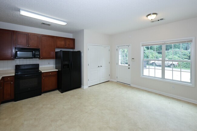 Building Photo - 7705 Commerce Ct