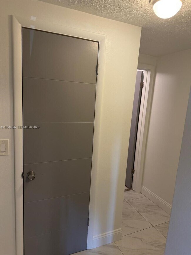 Building Photo - 2200 S Ocean Dr