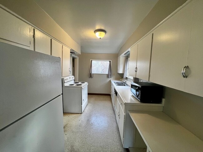 Building Photo - Charming Lower North Hill Home