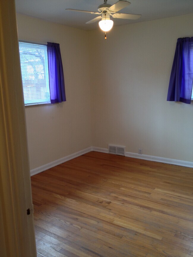 Second bedroom - 1532 Tamarac St
