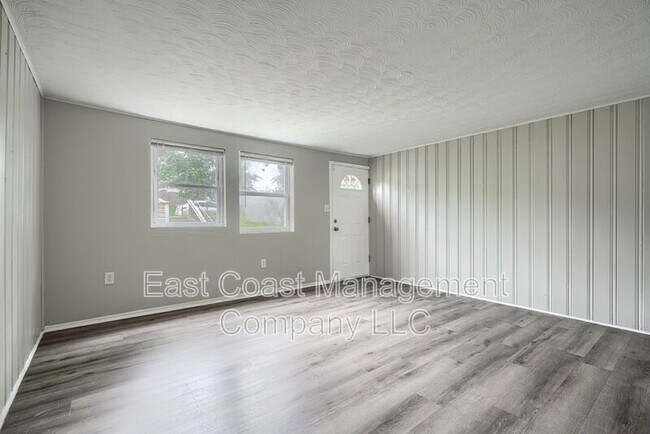 Building Photo - 902 Catawba Ct