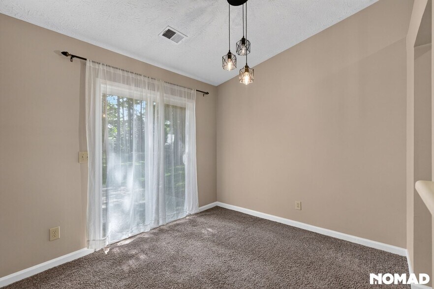 Building Photo - 933 River Rock Dr