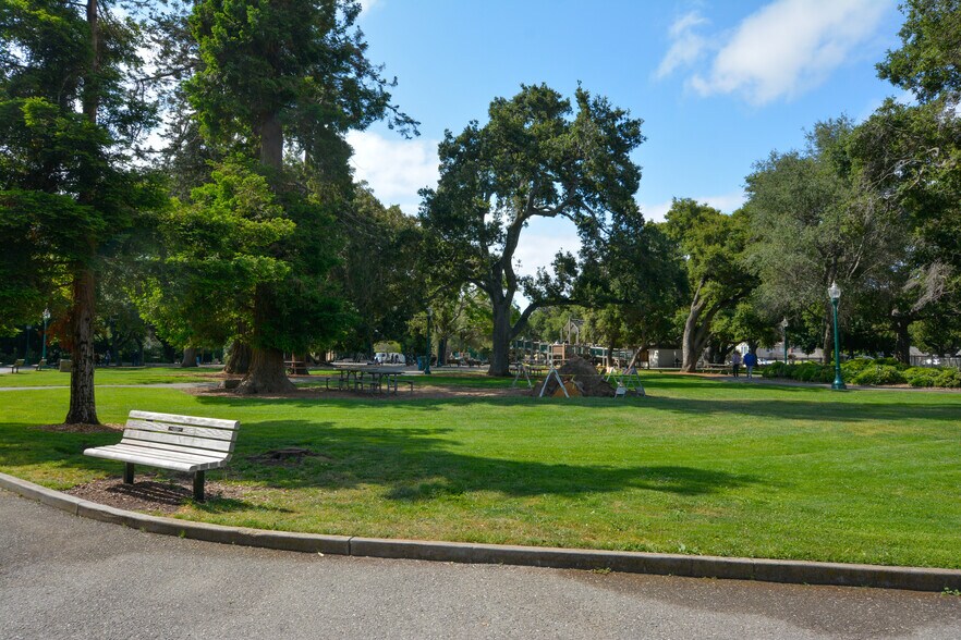 Central park - 21 El Cerrito Ave