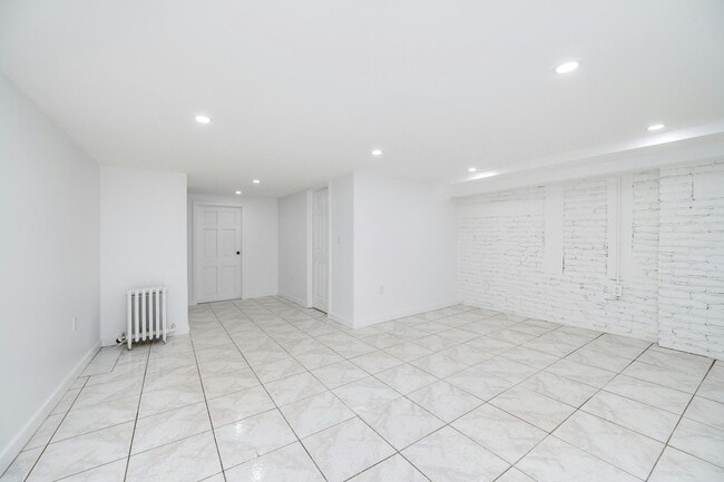 Building Photo - 57 S 6th St