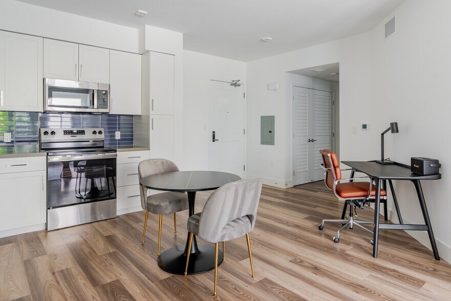 Building Photo - 85 Cleaveland Rd