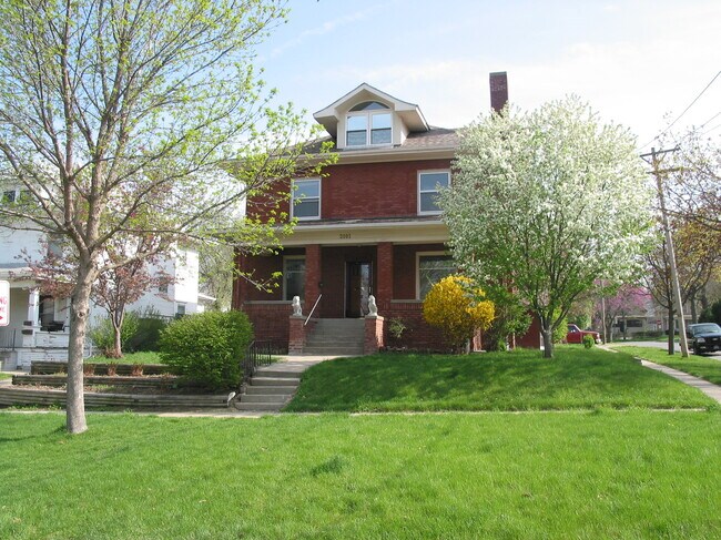 Primary Photo - 1000 S 21st St