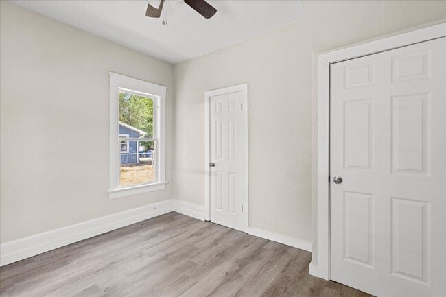 Building Photo - Charming 3 Bedroom, 2 Bathroom Home for Re...