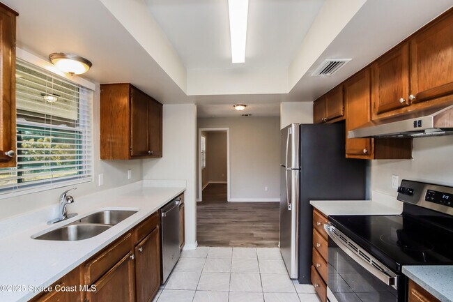 Building Photo - 834 Gera Ave NW