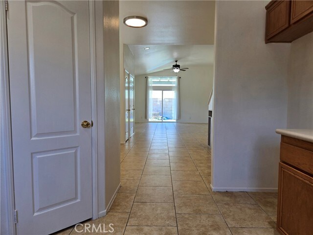 Building Photo - 481 Pinewood Ln