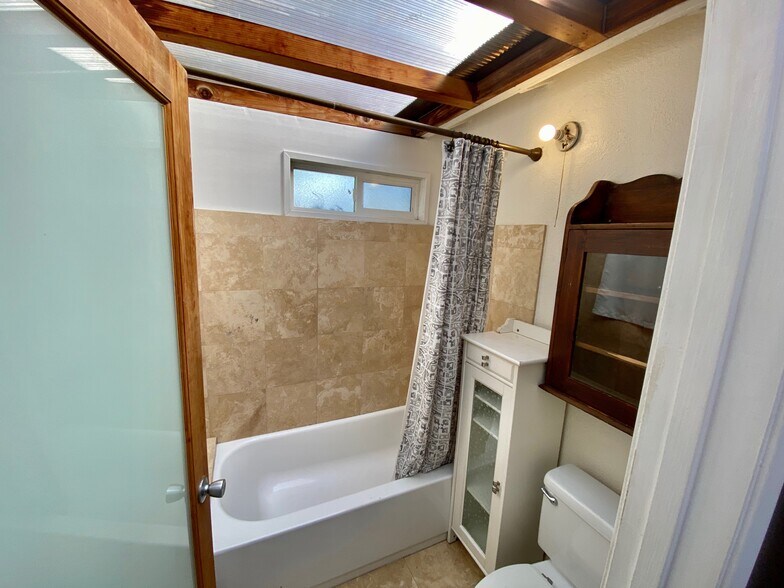 Building Photo - 8106 Rayford Dr