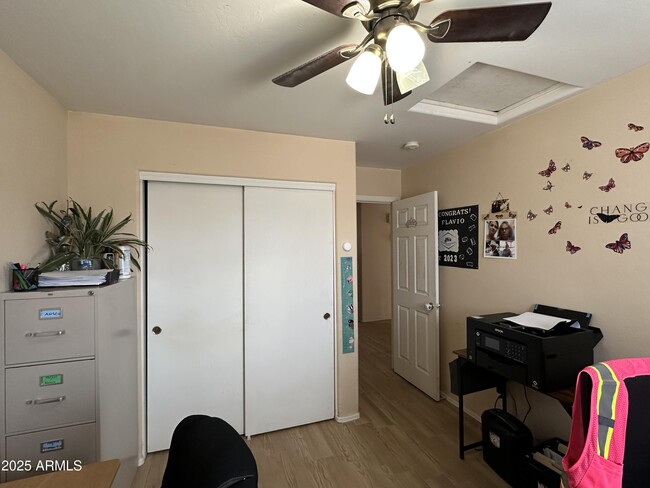 Building Photo - 10971 W Rio Vista Ln