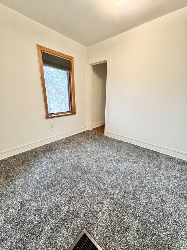 Building Photo - AVAILABLE August 15th - 2 BED, 1 BATH HOME