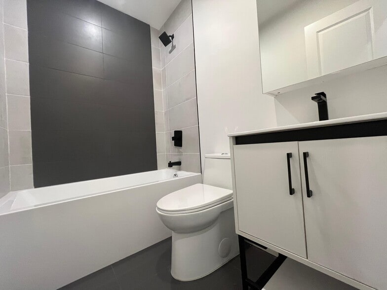 Building Photo - 228 Clinton Ave