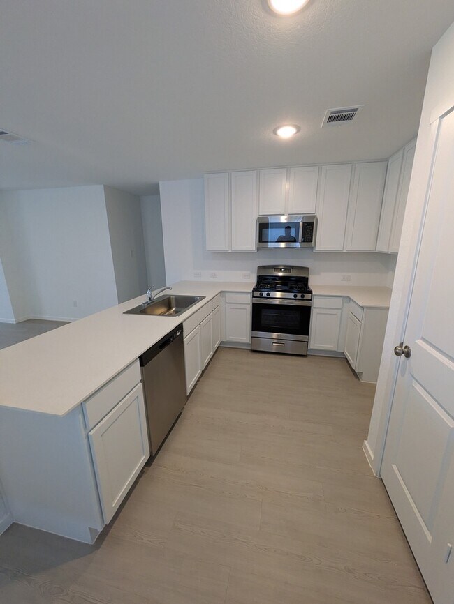 Building Photo - 15111 Mudstone Pl