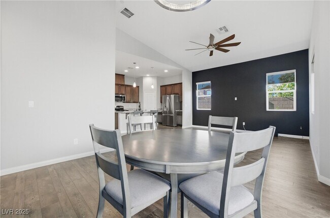 Building Photo - 692 Nathanial Ct