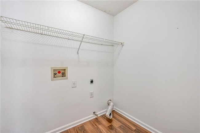 Building Photo - 4392 Windmoor Dr NW