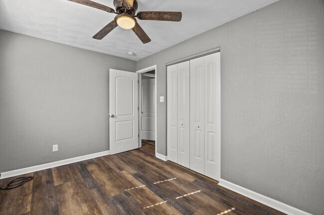 Building Photo - Just Listed for Rent in Virginia Beach!