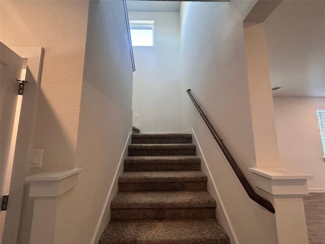 Building Photo - 212 Whisper Rill Dr