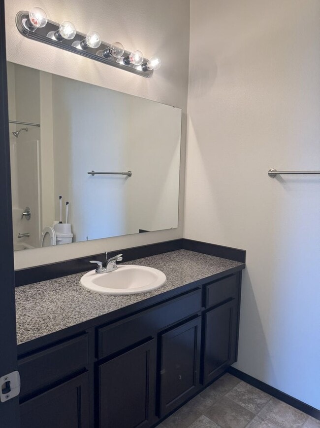 Building Photo - Orchard Terrace Umatilla